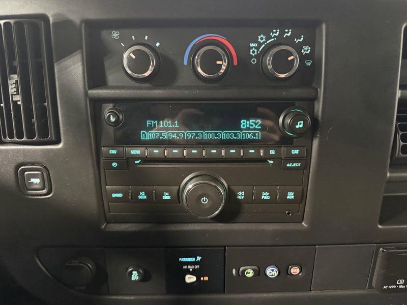 Used 2015 GMC Savana 2500 Image 21