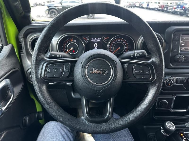 2021 Jeep Gladiator Sport photo 10