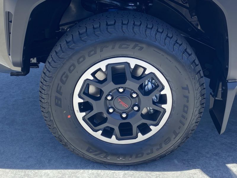 2025 Toyota Tacoma TRD Off RoadImage 6