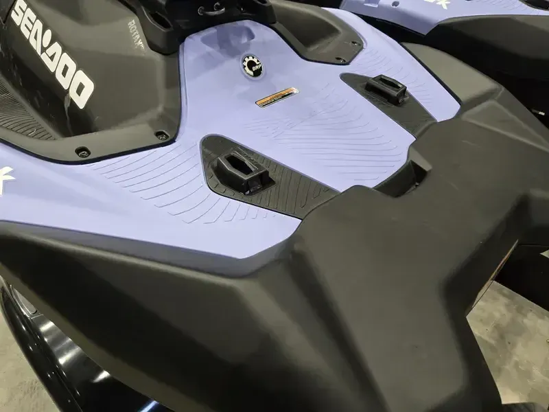 2025 SEADOO SPARK FOR 3 CONVENIENCE PACKAGE WITH SOUND SYSTEM DAZZLING BLUE AND VAPOR BLUE Image 6