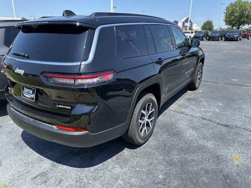 New 2025 Jeep Grand Cherokee L Limited 4x4Image 6