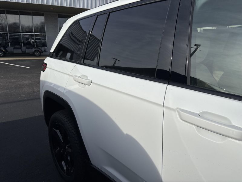 New 2025 Jeep Grand Cherokee Limited 4x4Image 5