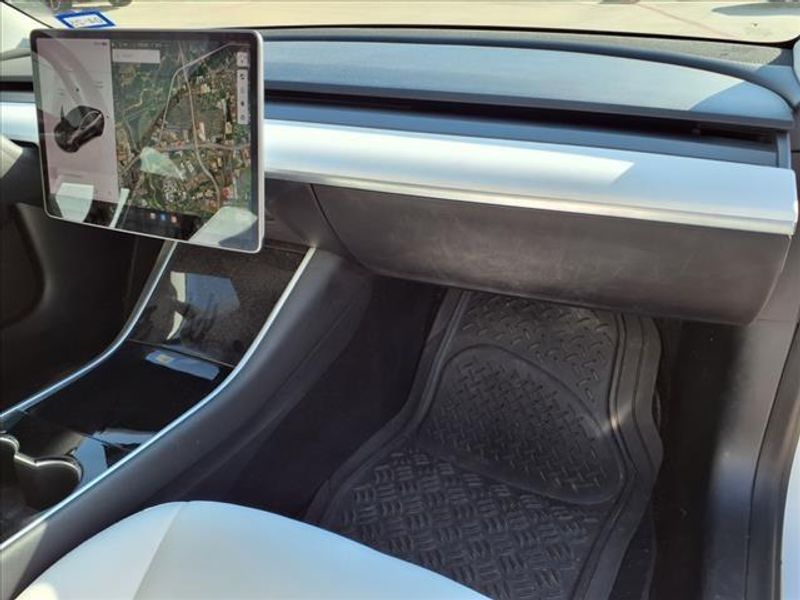 2020 Tesla Model 3 Long RangeImage 10