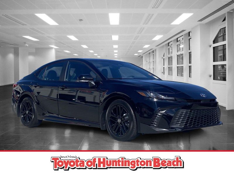 New 2026 Toyota Camry SEImage 1