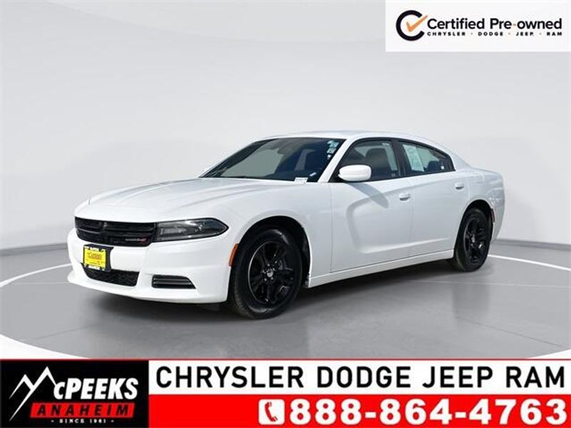 2021 Dodge Charger SXTImage 1