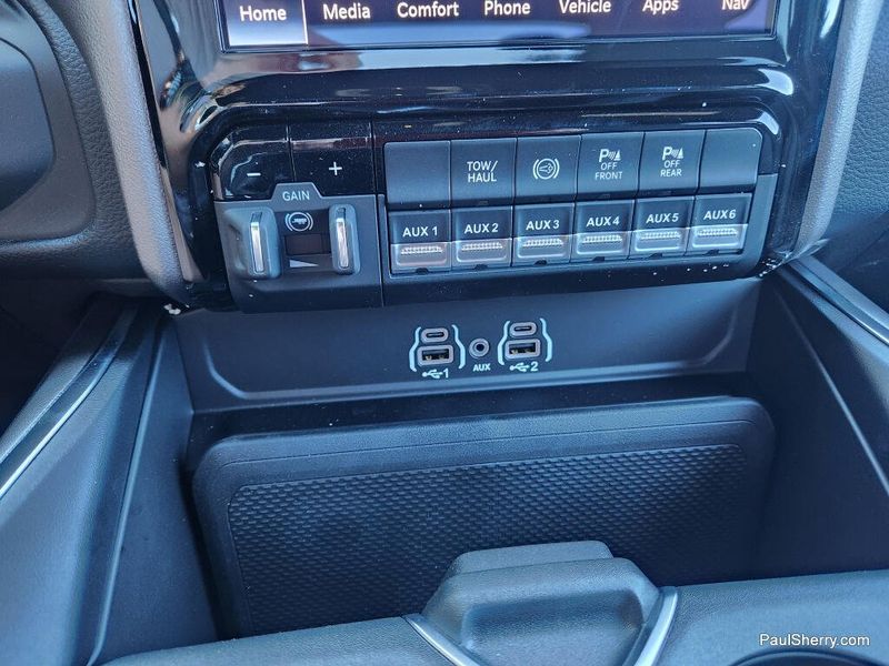 New 2026 RAM 2500 Big Horn Crew Cab 4x4 6'4' Box
