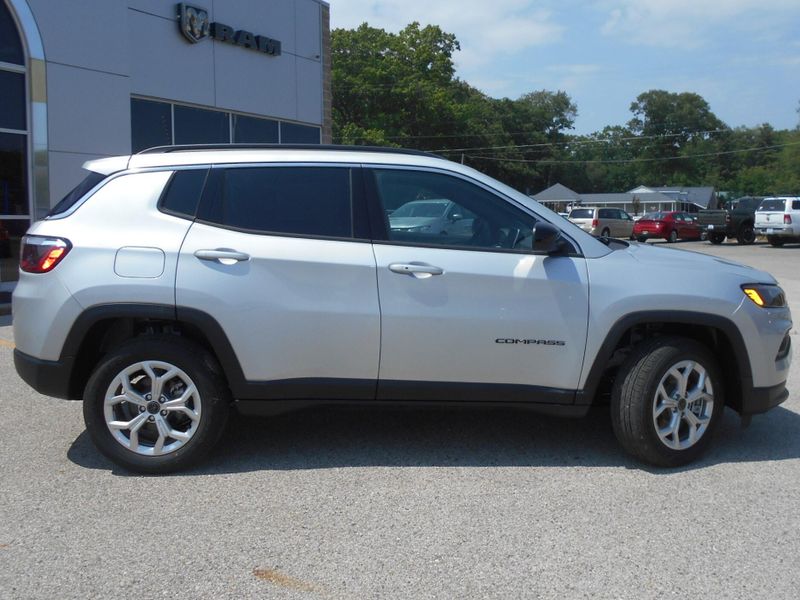 2025 Jeep Compass Latitude 4x4Image 24