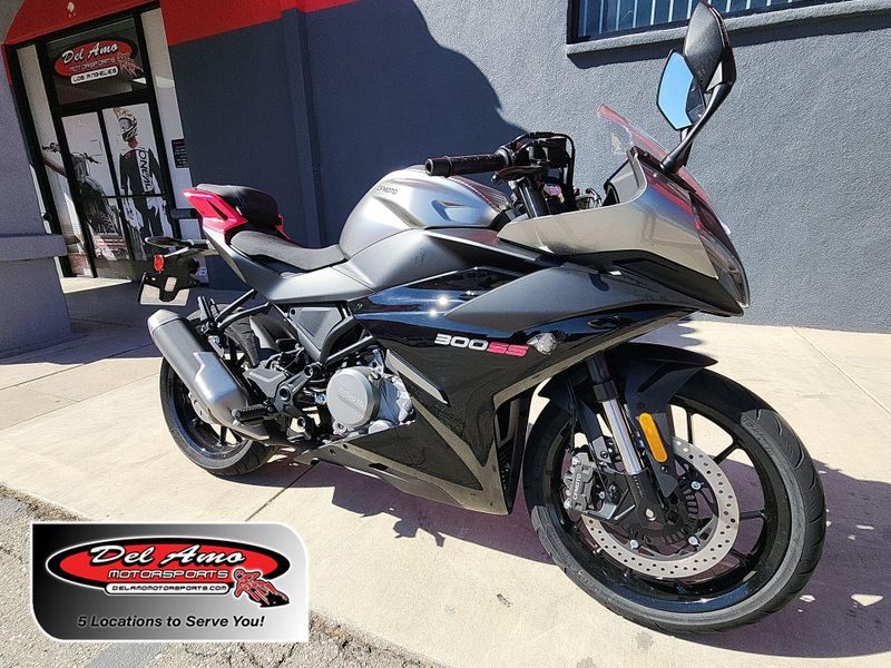 New 2025 CFMOTO 300SS Image 1
