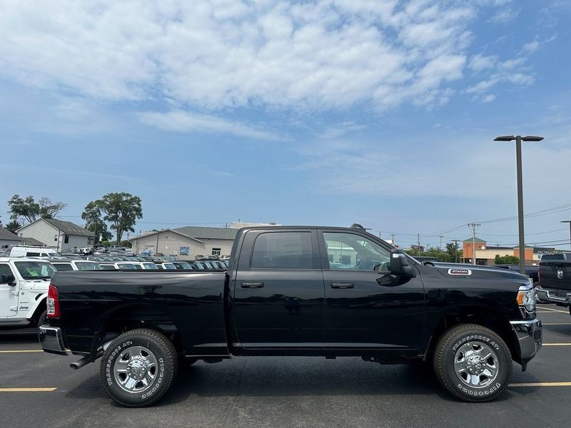 2024 RAM 2500 Tradesman Crew Cab 4x4 6