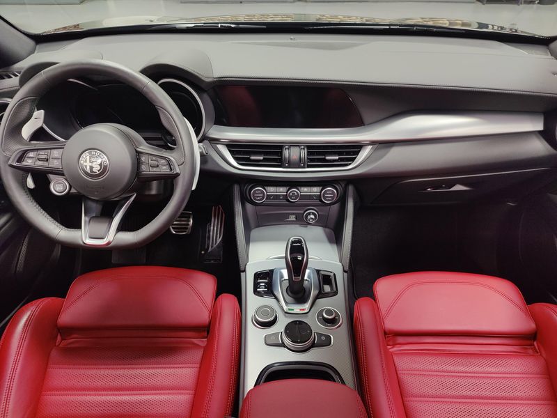 2024 Alfa Romeo Stelvio Veloce Premium AWD w/Activ AsstImage 23