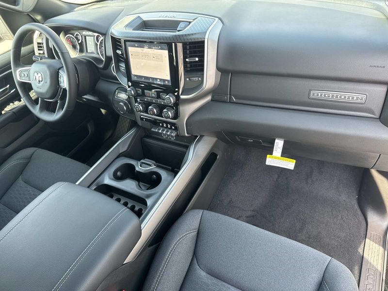 New 2026 RAM 1500 Big Horn Crew Cab 4x2 5'7' Box