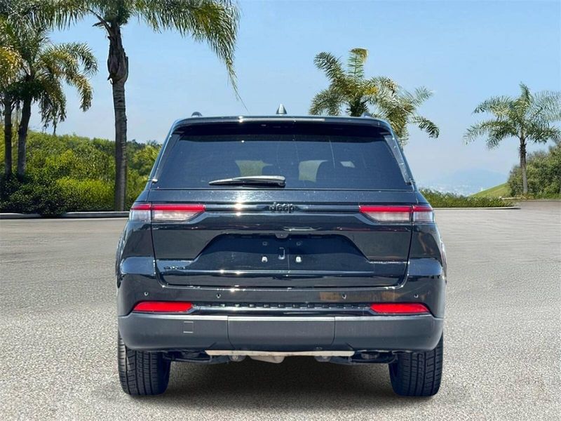 Used 2023 Jeep Grand Cherokee Altitude X