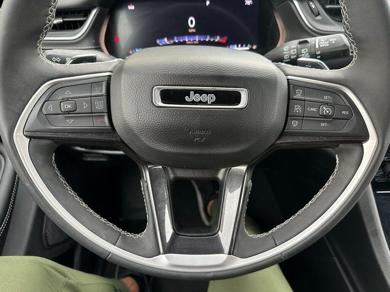 2023 Jeep Grand Cherokee AltitudeImage 3