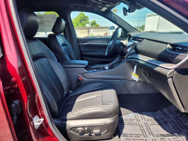 New 2025 Jeep Grand Cherokee Limited 4x4