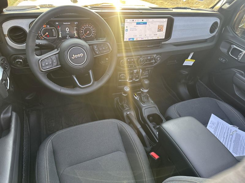 New 2025 Jeep Wrangler 4-door Sport SImage 24