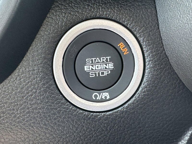 2025 RAM 1500 LaramieImage 19