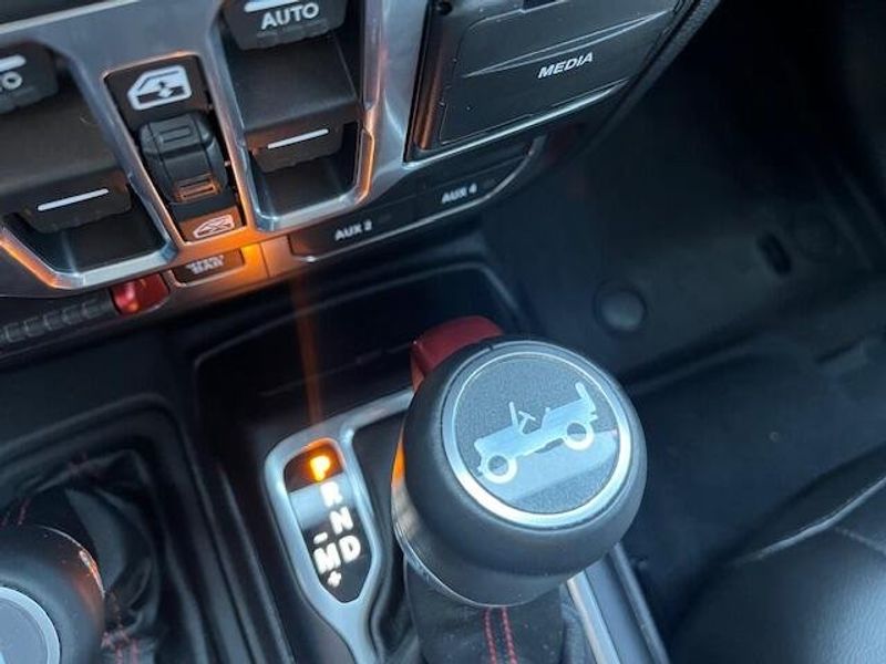 Used 2018 Jeep Wrangler Unlimited RubiconImage 10