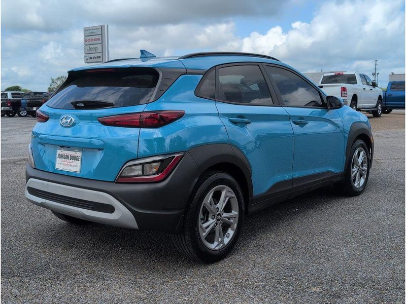 Used 2022 Hyundai Kona SELImage 5