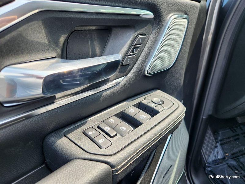 New 2025 RAM 1500 Laramie Crew Cab 4x4 5
