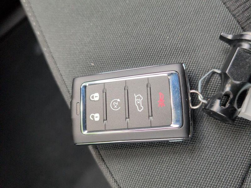 New 2025 Jeep Grand Cherokee Laredo X 4x2Image 18