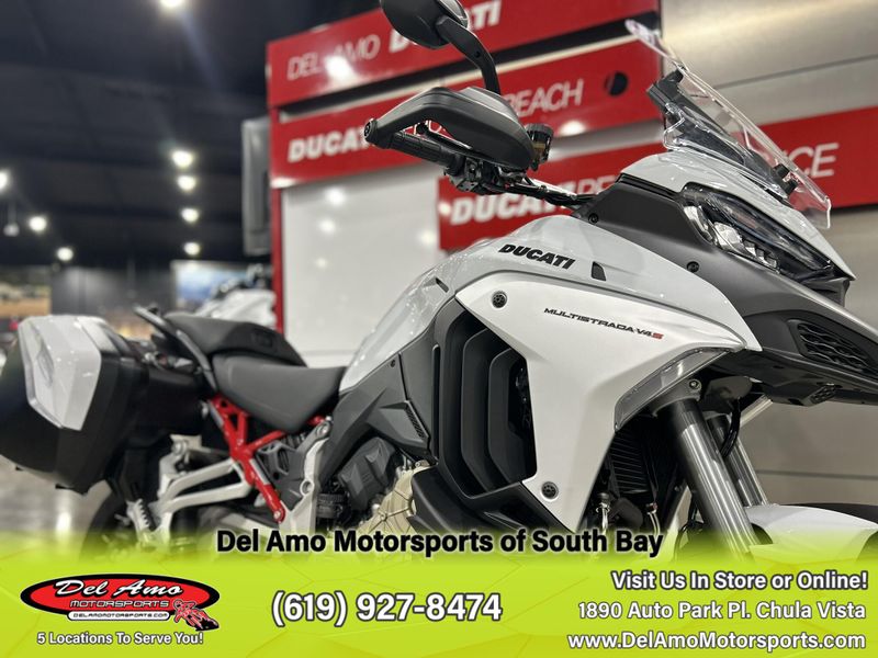 2024 Ducati MULTISTRADA V4 S TRAVEL & RADAR SPOKED WHEELSImage 15