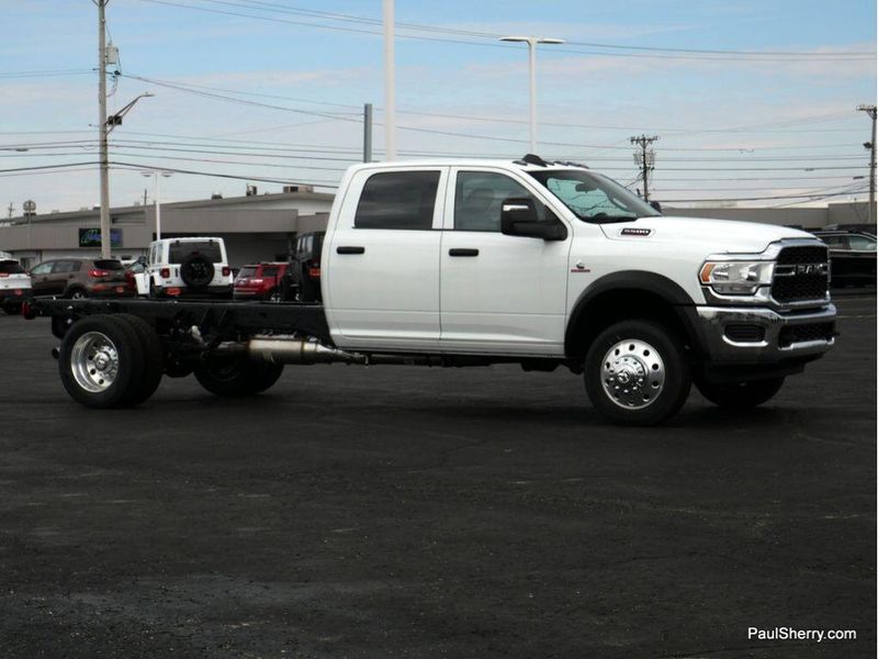 2024 RAM 5500 Tradesman Chassis Crew Cab 4x4 84