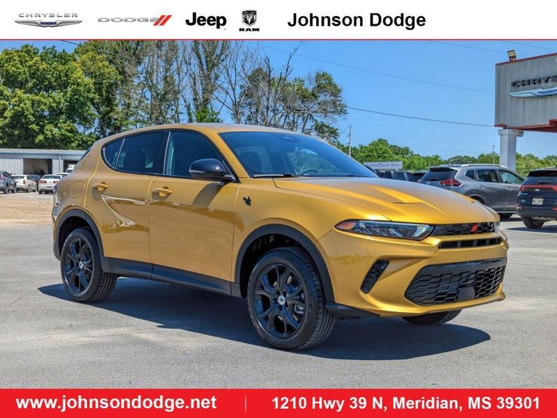 2023 Dodge Hornet Gt Awd in a Acapulco Gold exterior color and Blackinterior. Johnson Dodge 601-693-6343 pixelmotiondemo.com 