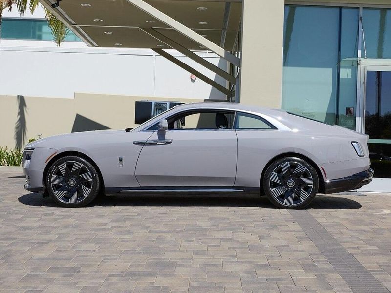 2025 Rolls-Royce Spectre Image 3