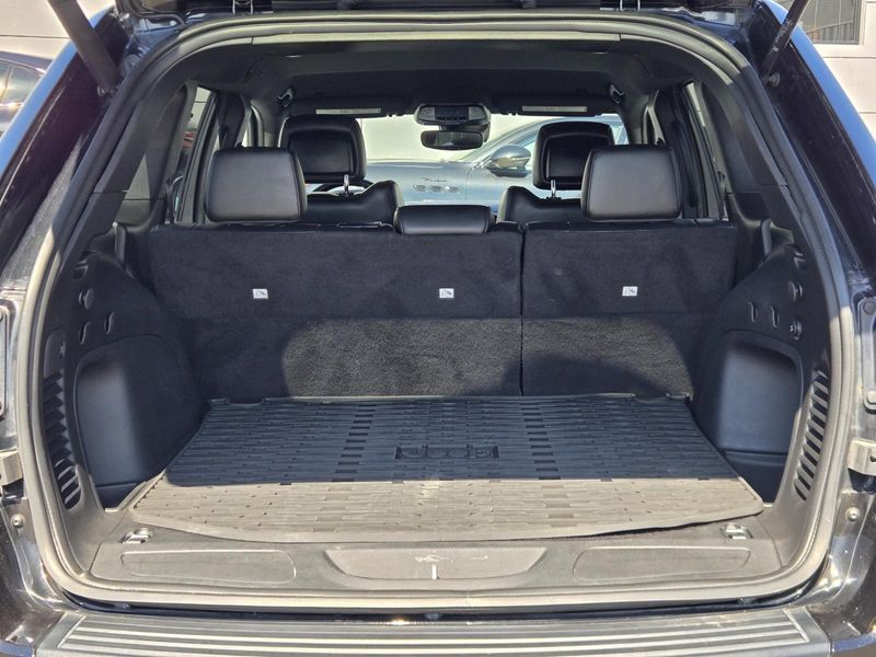 Used 2021 Jeep Grand Cherokee Laredo X 4x4