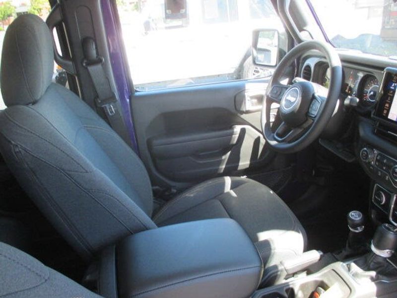 New 2026 Jeep Wrangler 4-door Sport SImage 24