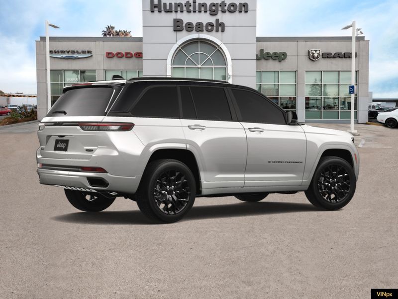 2025 Jeep Grand Cherokee Summit Reserve 4x4Image 8