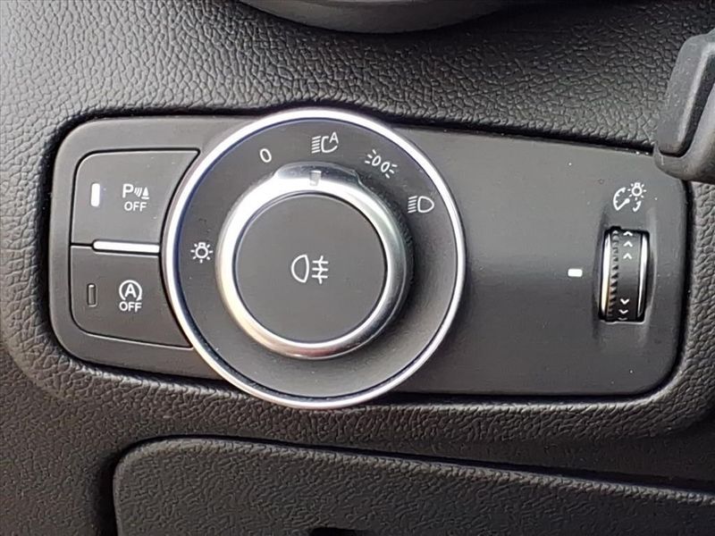 Used 2023 Alfa Romeo Giulia EstremaImage 16