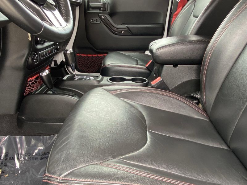 2017 Jeep Wrangler JK Rubicon ReconImage 18