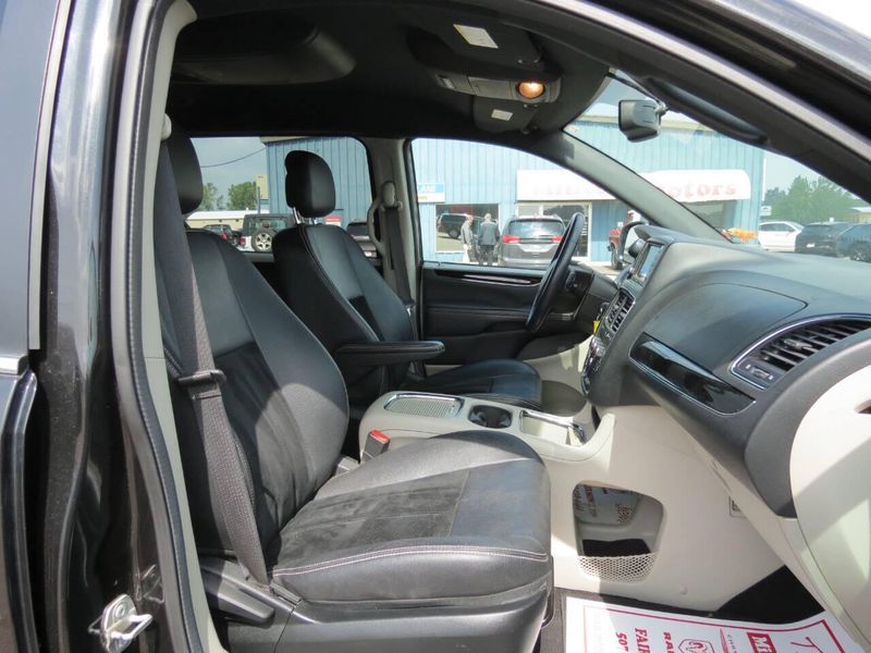 Used 2018 Dodge Grand Caravan SXT 4dr Mini VanImage 34