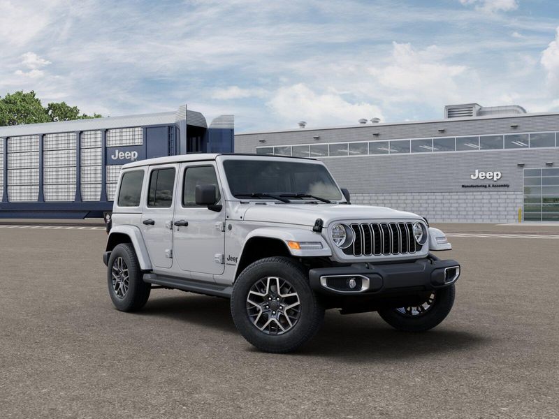 New 2026 Jeep Wrangler SaharaImage 3