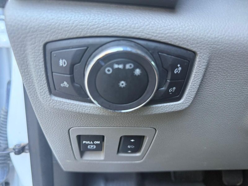 2019 Ford F-150 XLT photo 18