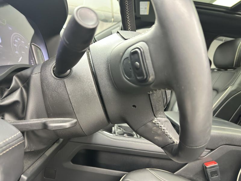 Used 2023 RAM 1500 LimitedImage 13
