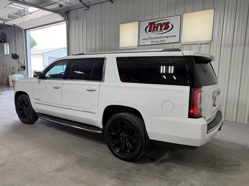 Used 2016 GMC Yukon XL DenaliImage 14