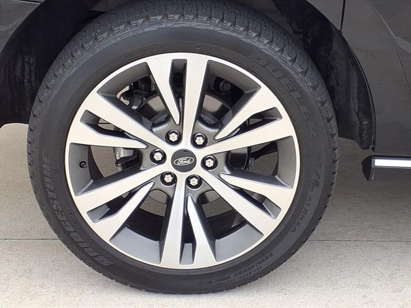 Used 2021 Ford Expedition Max PlatinumImage 6