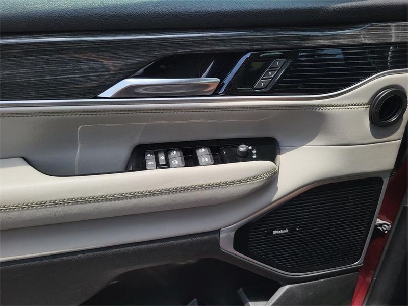 2022 Jeep Wagoneer Series IIIImage 26