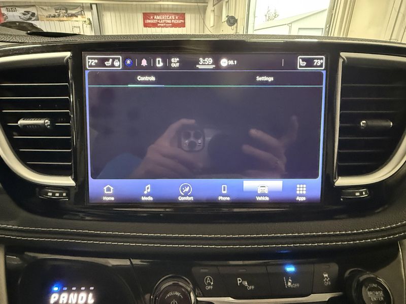 Used 2022 Chrysler Pacifica Touring LImage 31