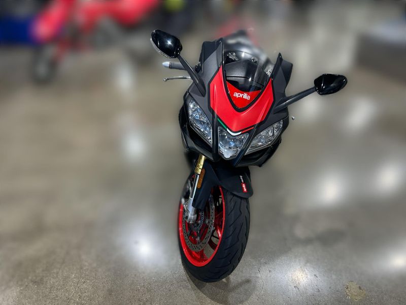 Used 2018 Aprilia RSV4 RF Image 18