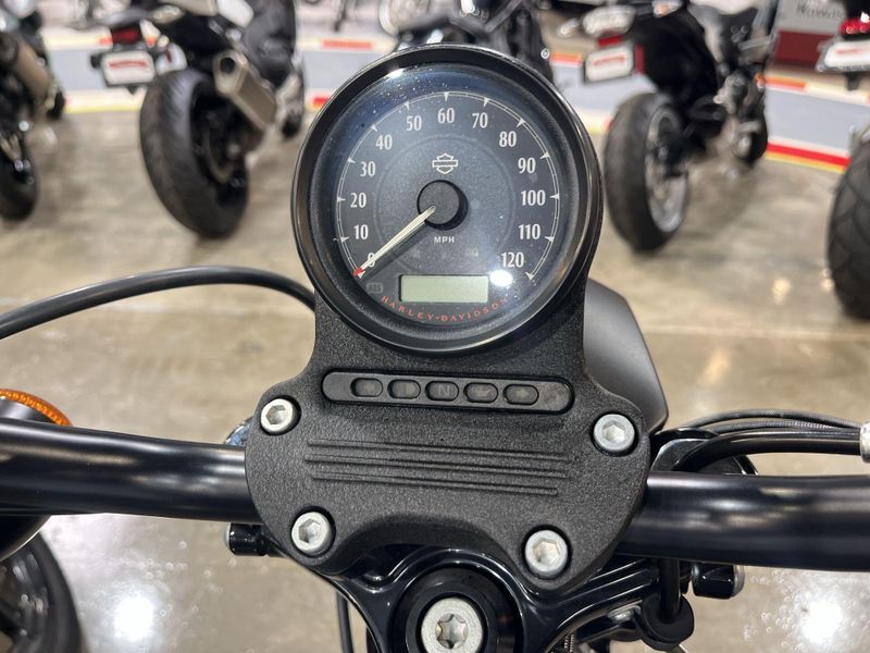 Used 2020 Harley-Davidson SPORTSTER IRON 883 Image 21
