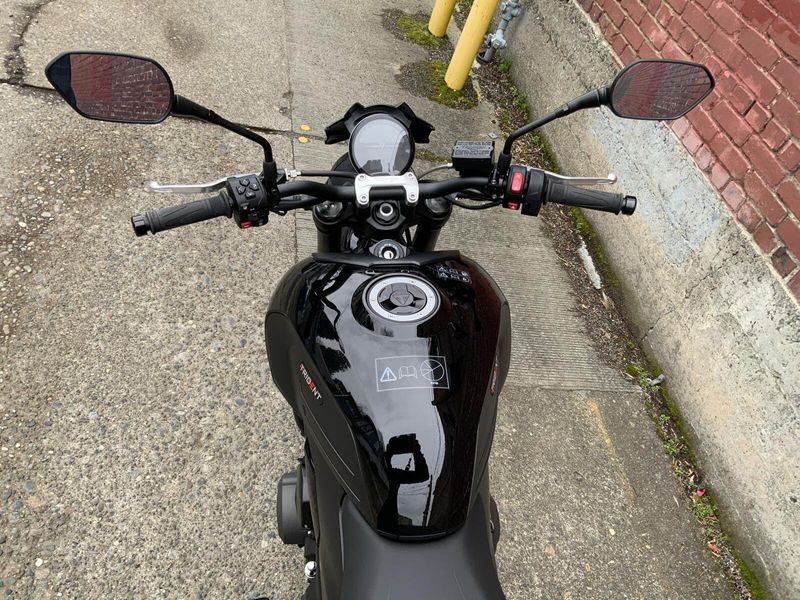 2027 Triumph TRIDENT 800