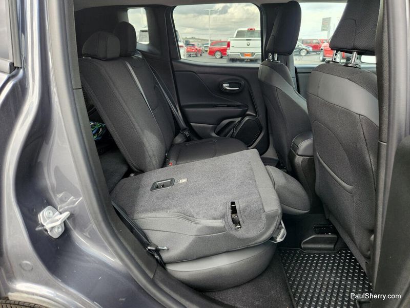 Used 2023 Jeep Renegade Latitude