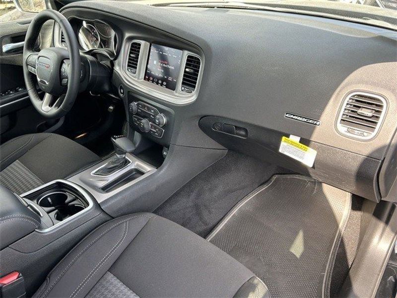 2023 Dodge Charger Sxt RwdImage 7