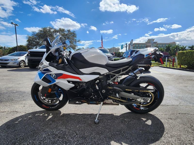 2026 BMW S 1000 RRImage 1