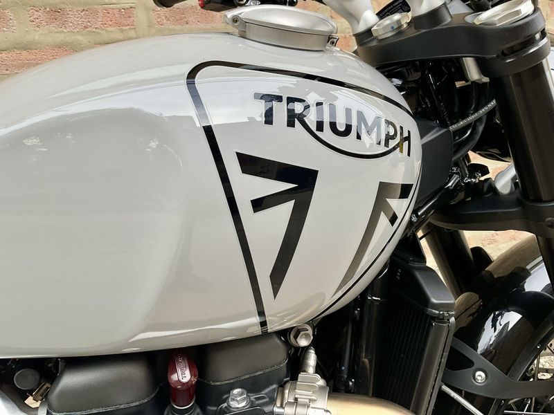 2024 Triumph Scrambler 1200 XImage 7