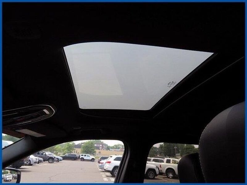 Used 2022 Jeep Grand Cherokee L AltitudeImage 15