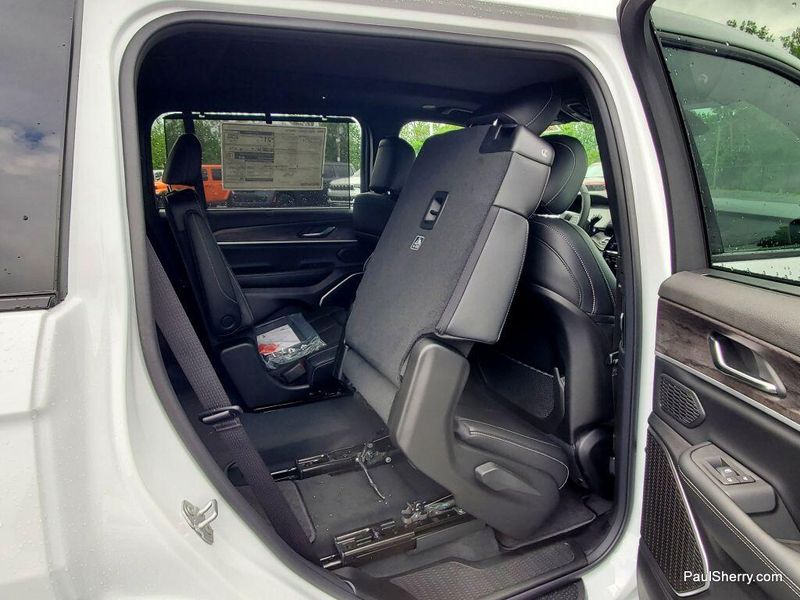 2025 Jeep Grand Cherokee L Limited 4x4Image 51